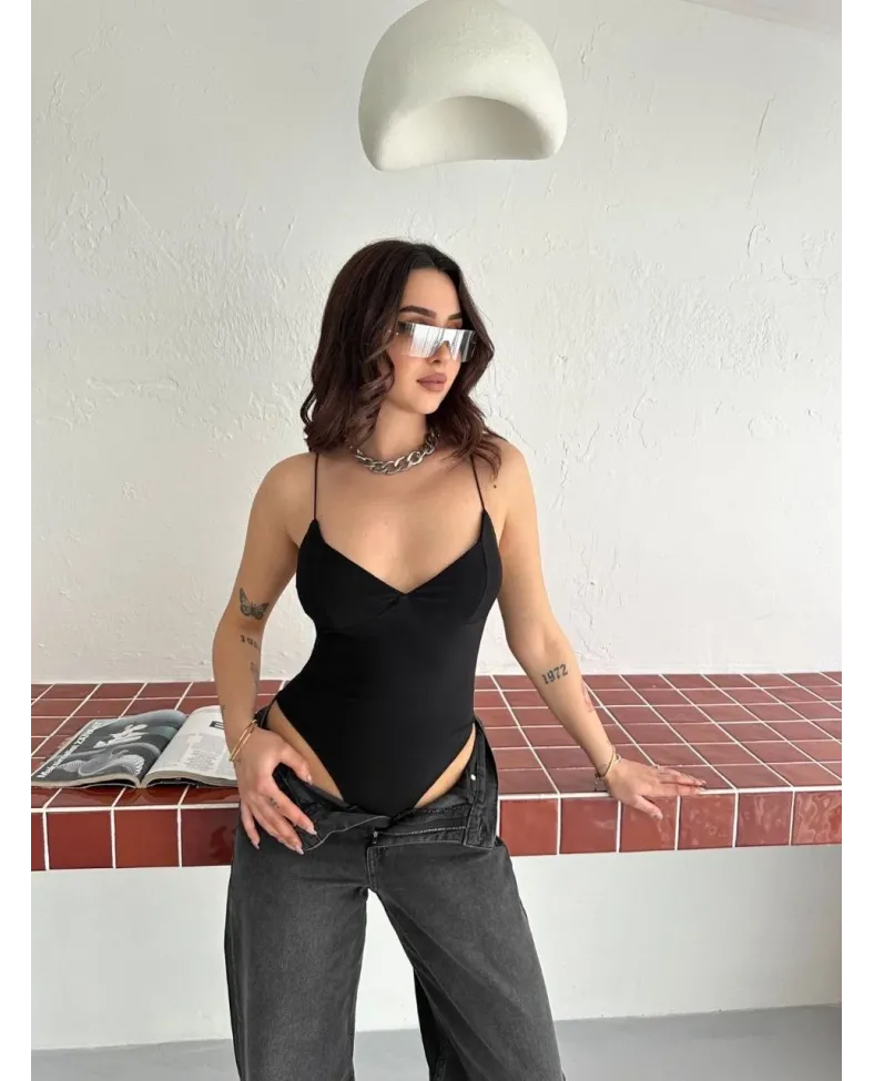 Kadın Derin Dekolte Askılı Body Sırt Dekolteli Şık Kolsuz Yazlık Bodysuit - Siyah