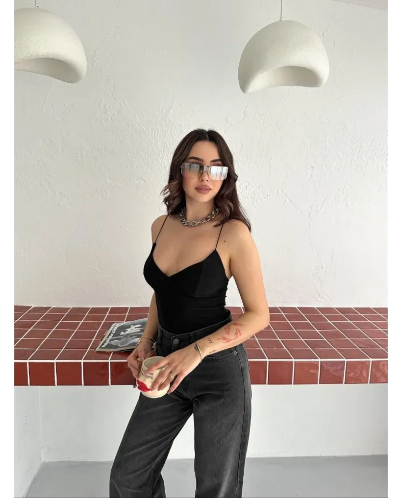 Kadın Derin Dekolte Askılı Body Sırt Dekolteli Şık Kolsuz Yazlık Bodysuit - Siyah