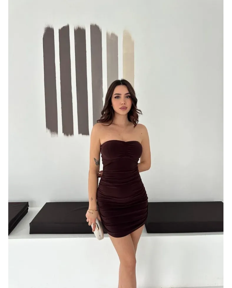 Kadın Drapeli Straplez Mini Elbise Esnek Kumaş Vücuda Oturan Gece Elbisesi - Kahverengi