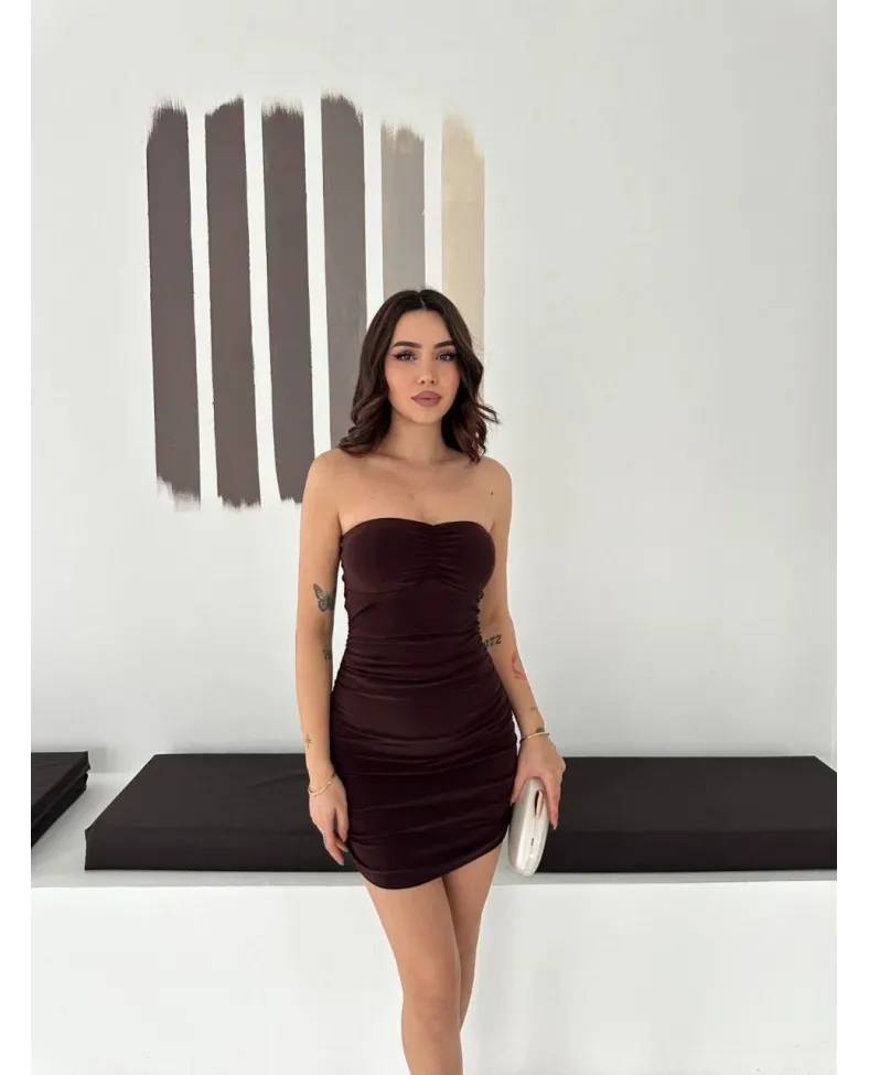 Kadın Drapeli Straplez Mini Elbise Esnek Kumaş Vücuda Oturan Gece Elbisesi - Kahverengi