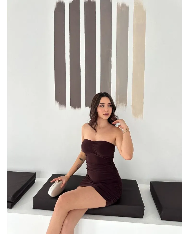 Kadın Drapeli Straplez Mini Elbise Esnek Kumaş Vücuda Oturan Gece Elbisesi - Kahverengi