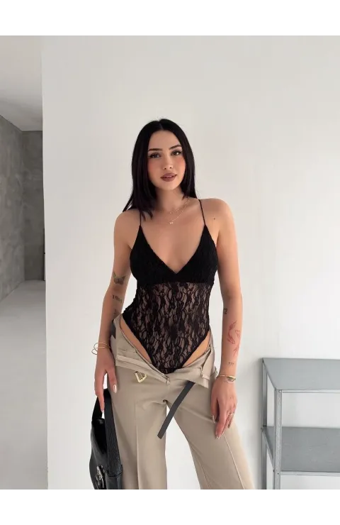 Kadın Dantel Detaylı Derin Dekolte Body Şık Kolsuz Yazlık Bodysuit - Siyah