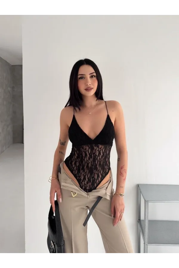 Kadın Dantel Detaylı Derin Dekolte Body Şık Kolsuz Yazlık Bodysuit - Siyah