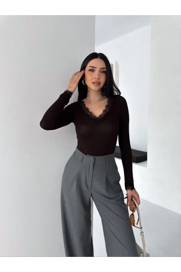 Kadın Dantel Detaylı V Yaka Arkası V Yaka Kaşmir Dokulu Uzun Kollu Bluz - Vişne Çürüğü