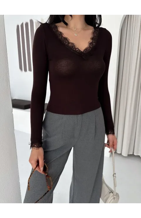 Kadın Dantel Detaylı V Yaka Arkası V Yaka Kaşmir Dokulu Uzun Kollu Bluz - Vişne Çürüğü