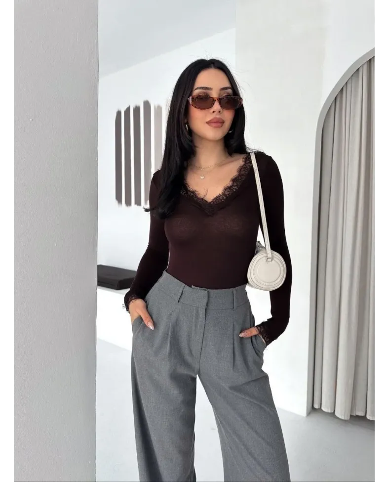 Kadın Dantel Detaylı V Yaka Arkası V Yaka Kaşmir Dokulu Uzun Kollu Bluz - Vişne Çürüğü