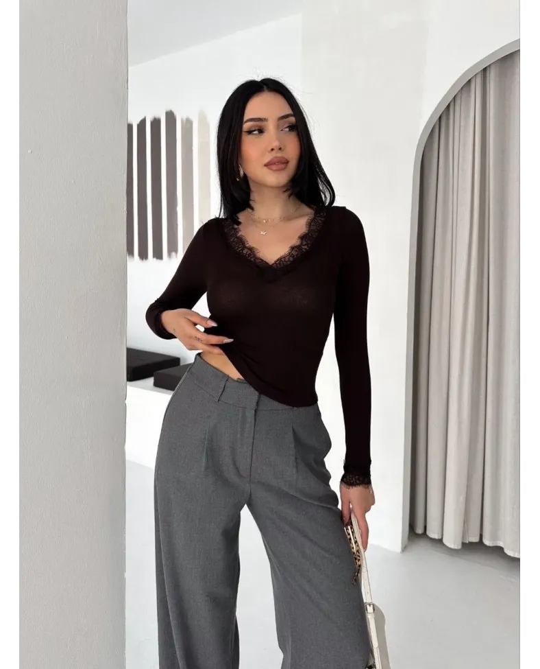Kadın Dantel Detaylı V Yaka Arkası V Yaka Kaşmir Dokulu Uzun Kollu Bluz - Vişne Çürüğü