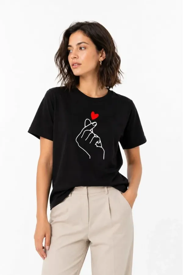 Kadın Kore Parmak Kalp Aşk Temalı Minimal Baskılı Tişört Yazlık Kısa Kol T-Shirt - Siyah