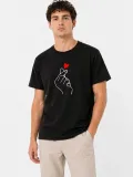 Erkek Kore Parmak Kalp Aşk Temalı Minimal Baskılı Tişört Yazlık Kısa Kol T-Shirt - Siyah