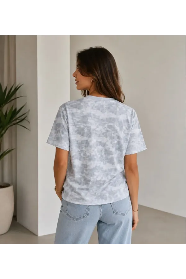 Kadın Batik Desenli Tişört Bisiklet Yaka Kısa Kol Regular Fit T-shirt - Gri
