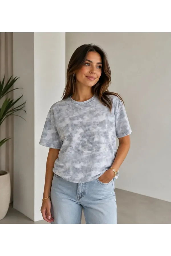 Kadın Batik Desenli Tişört Bisiklet Yaka Kısa Kol Regular Fit T-shirt - Gri