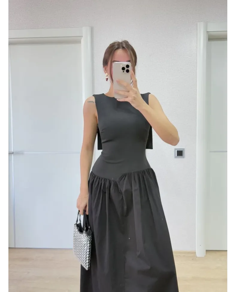 Krep Arkası Kanat Arka Ön Pens Detaylı Uzun Kadın Elbise - Siyah