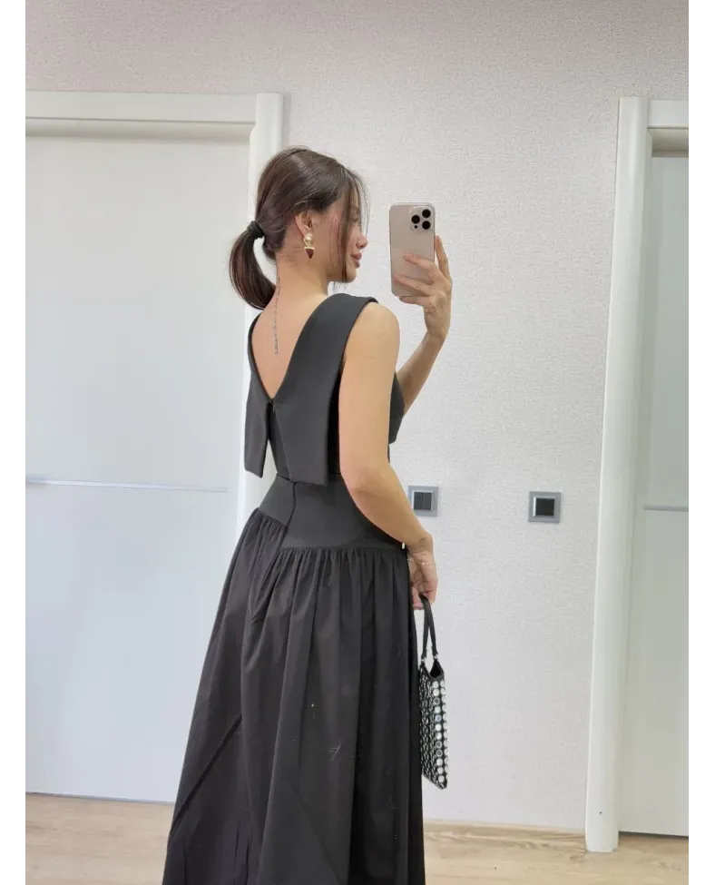 Krep Arkası Kanat Arka Ön Pens Detaylı Uzun Kadın Elbise - Siyah