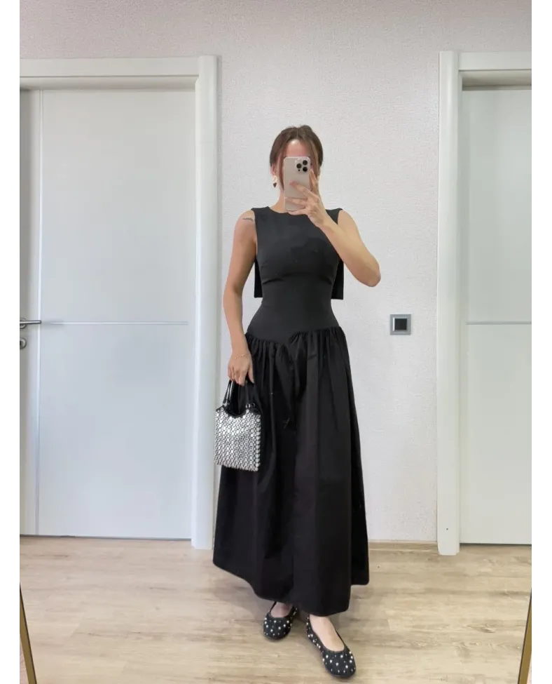 Krep Arkası Kanat Arka Ön Pens Detaylı Uzun Kadın Elbise - Siyah