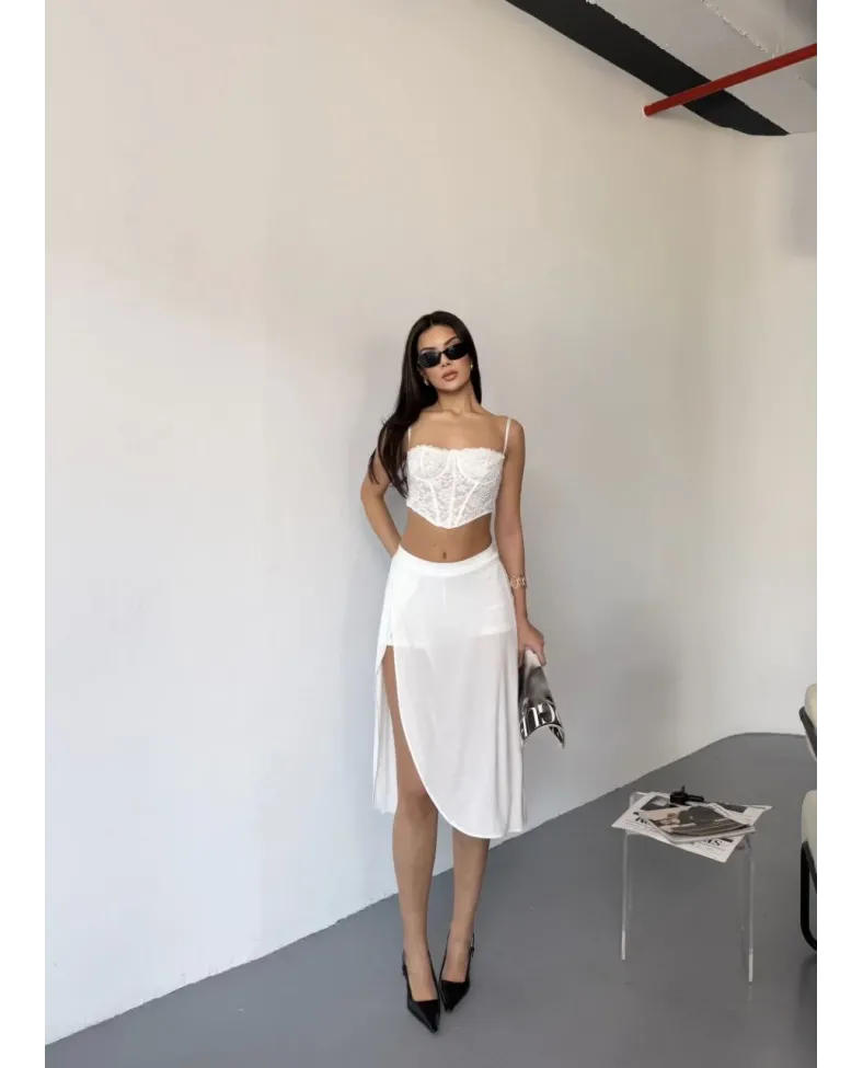 Çepli Şortlu Yırtmaçlı Etek - Beyaz