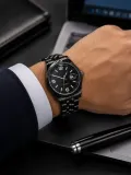 Erkek Siyah Renk Metal Kordon Analog Kol Saati Takvim Göstergeli Siyah Petek Desenli Kadran