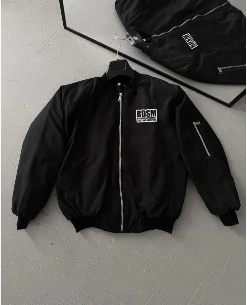 Erkek Siyah Bomber Mont Fermuarlı Cepli Kapitone Astarlı Göğüs Baskılı Tasarım - Siyah