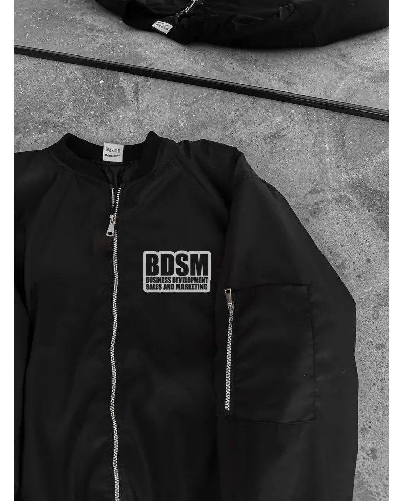 Erkek Siyah Bomber Mont Fermuarlı Cepli Kapitone Astarlı Göğüs Baskılı Tasarım - Siyah