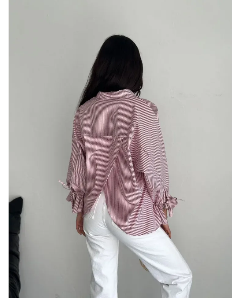 Kadın Arkası Asimetrik Yırtmaç Kesim Detaylı Cizgili Bluz Gömlek - Bordo