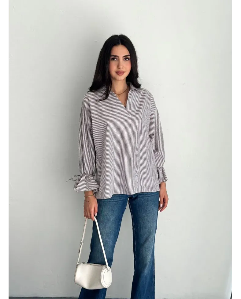 Kadın Arkası Asimetrik Yırtmaç Kesim Detaylı Cizgili Bluz Gömlek - Gri Somersan Giyim | Kadın, Erkek ve Çocuk Moda
