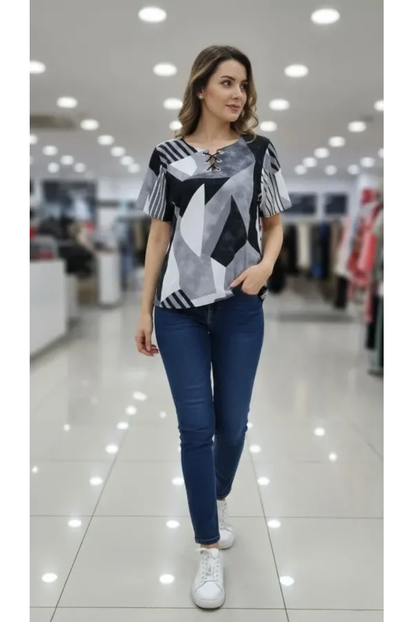 Kadın Desenli Püsküllü Viskon Bluz Bebe Yaka Kısa Kollu Big Size Kesim - Desenli