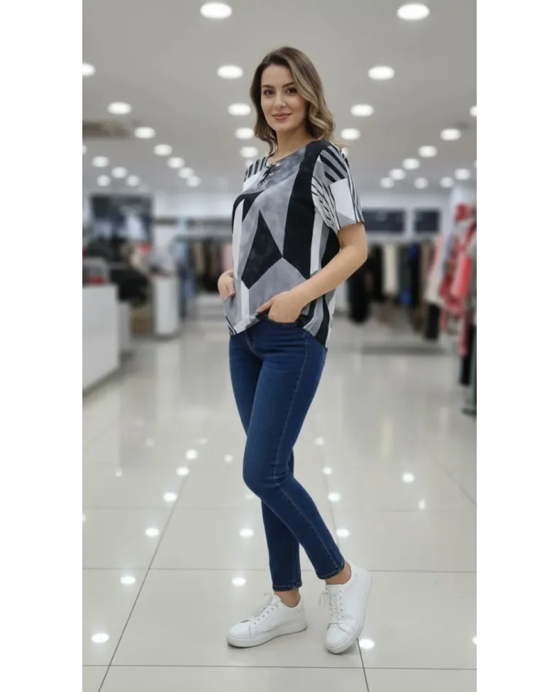 Kadın Desenli Püsküllü Viskon Bluz Bebe Yaka Kısa Kollu Big Size Kesim - Desenli