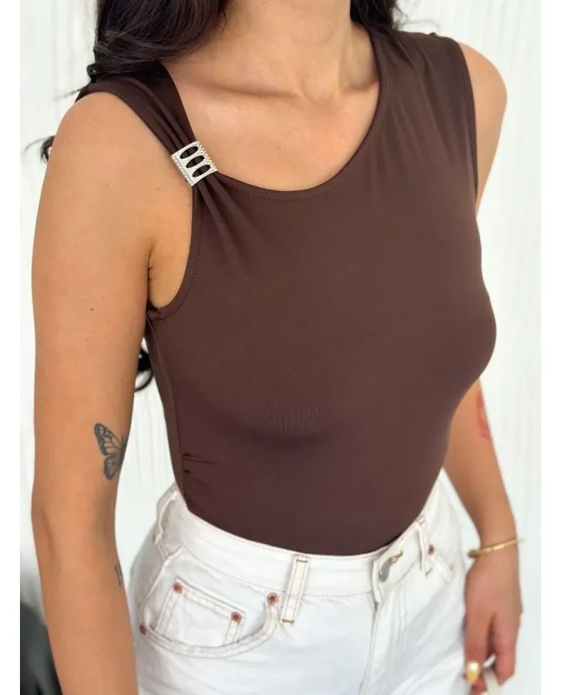 Osy Modal Yumuşak Dokulu Bisiklet Yaka Kadın Sıfır Kol Bluz Omuz Toka - Kahverengi