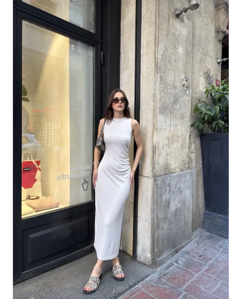 Osy Modal Yumuşak Dokulu Kumaş Bisiklet Yaka Sıfır Kolsuz Yırtmaçlı Uzun Elbise - Beyaz