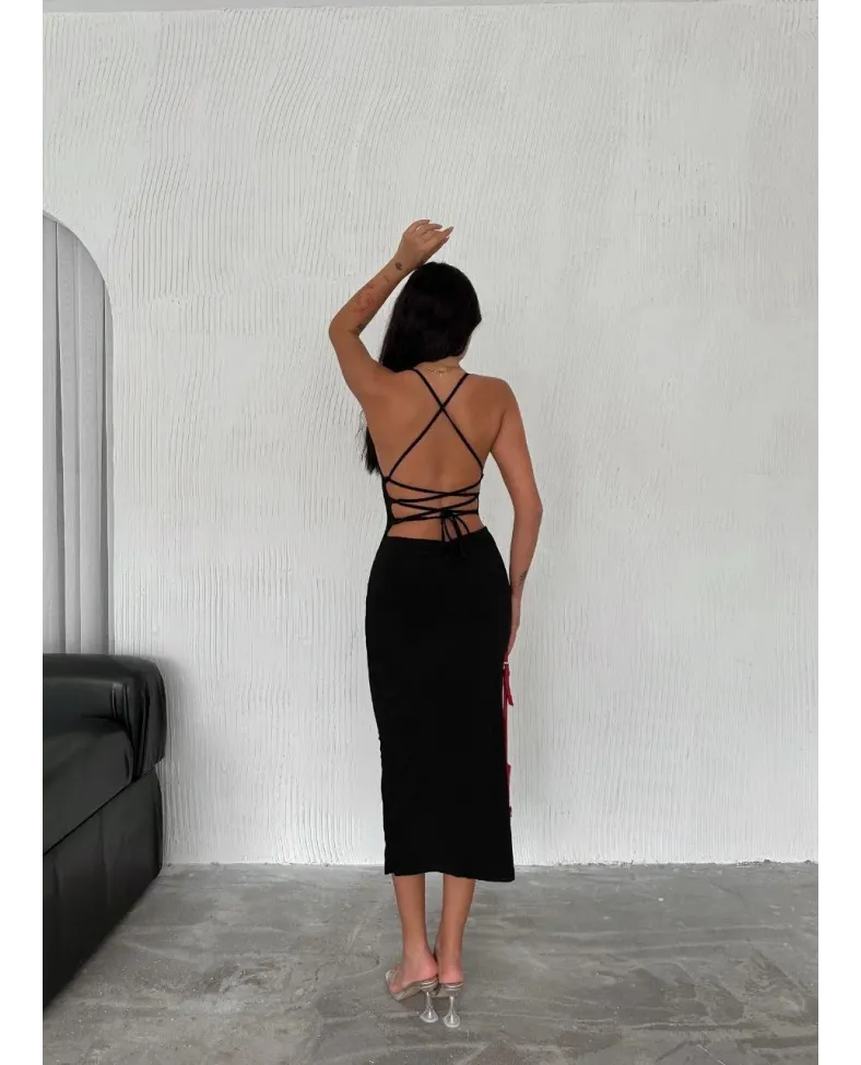 Sırt Bağlamalı Derin Yirtmaç Askılı Elbise - Siyah