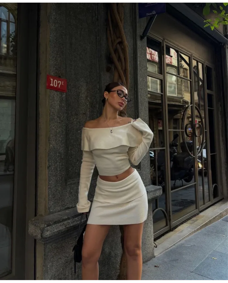 Straplez , Madonna , Carmen Yaka Croplu Mini Etekli ikili Takım Triko - Beyaz