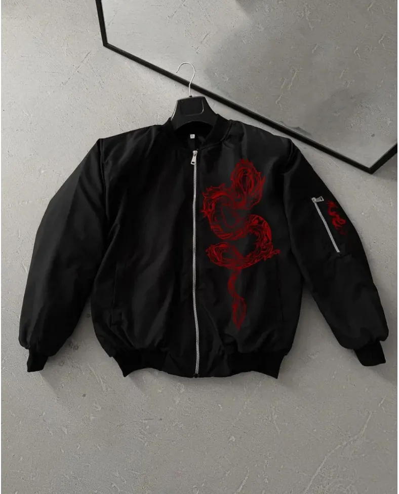 Erkek Siyah Bomber Mont – Kırmızı Ejderha Desenli, Fermuarlı Cepli, Kapitone Astarlı Günlük ve Sokak Modası Ceket - Siyah