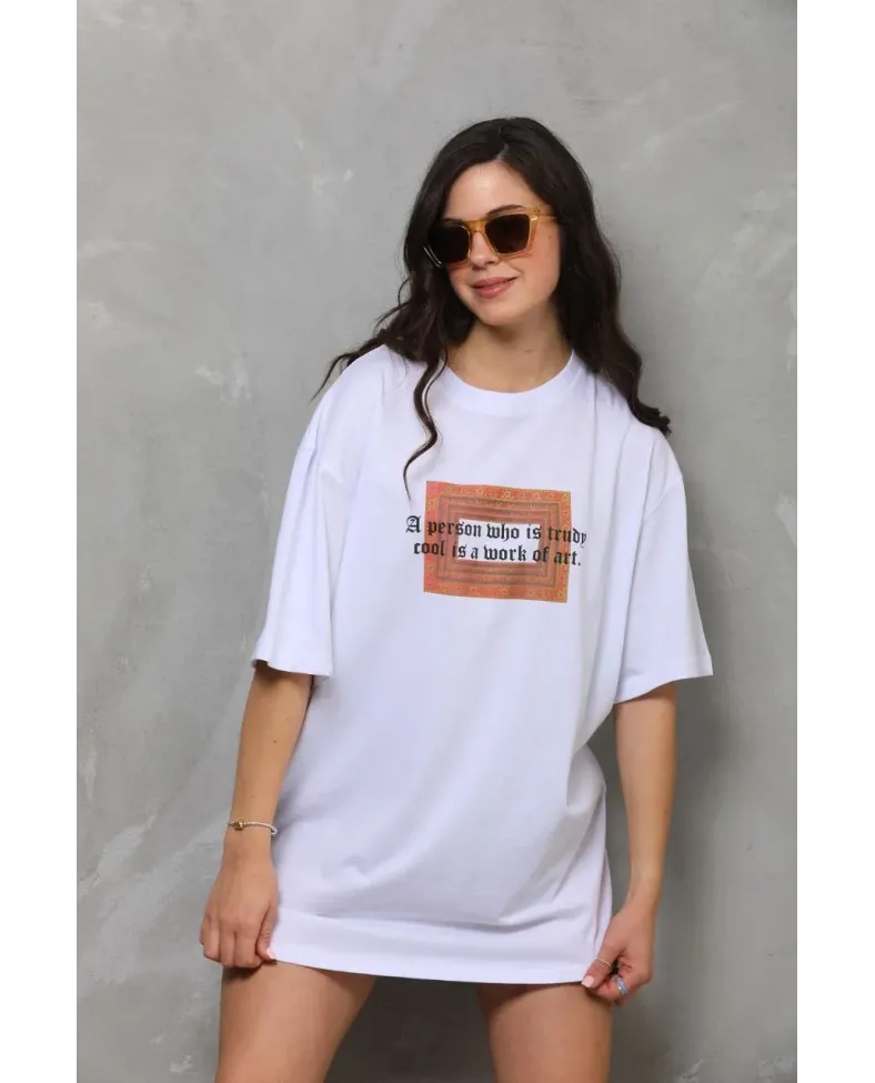 kadın Bisiklet Yaka Baskılı Oversize T-Shirt - Beyaz
