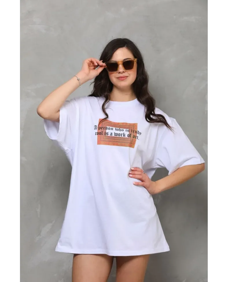 kadın Bisiklet Yaka Baskılı Oversize T-Shirt - Beyaz