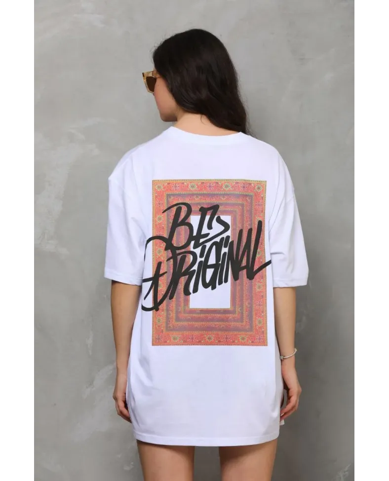 kadın Bisiklet Yaka Baskılı Oversize T-Shirt - Beyaz