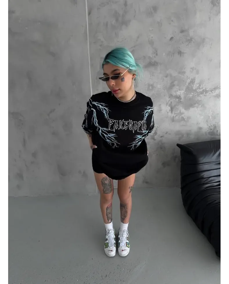 Kadın Bisiklet Yaka Yıldırım Baskılı Oversize T-Shirt - Siyah