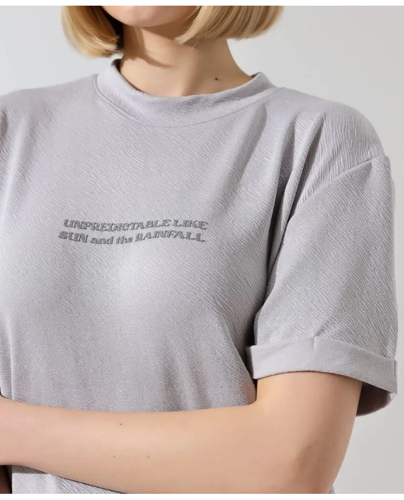 Kadın Bisiklet Yaka Baskılı Slim Fit T-Shirt - Boyalı Gri