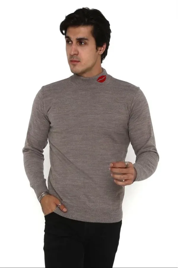 Erkek Yarım Bağazlı Kazak Öpücük Baskılı Dokuma Triko - Vizon