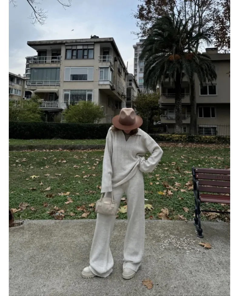 Yakalı Cizgi Detaylı Triko İkili Takım - Beyaz