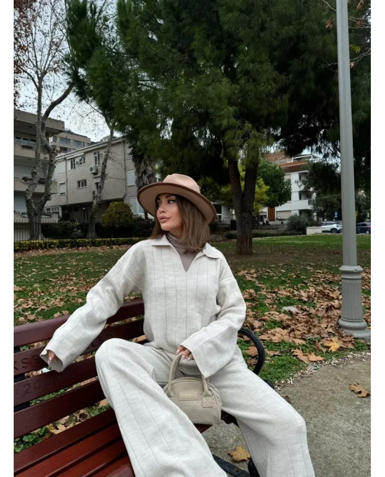 Yakalı Cizgi Detaylı Triko İkili Takım - Beyaz