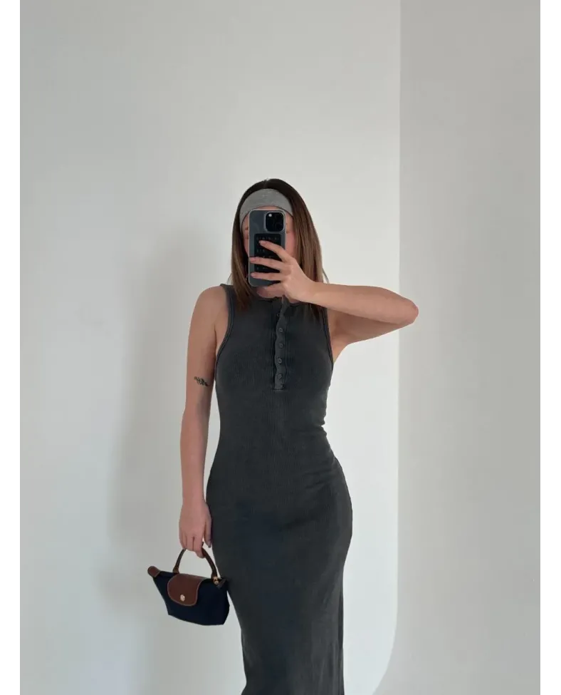 Yırtmaç Detaylı Kolsuz Düğmeli Yıkamalı Uzun Elbise - Antrasit