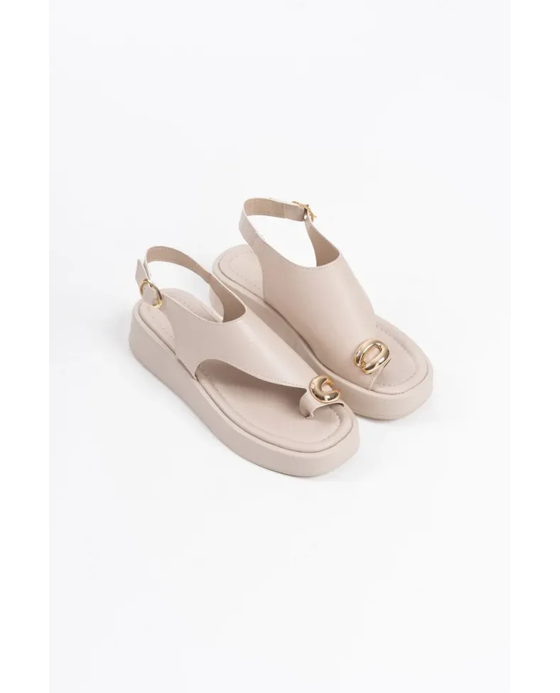 Kadın Bej Cilt Toka Detaylı Sandalet TR17MY03C