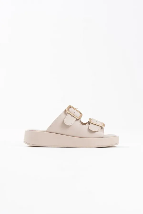 Bej Cilt Kadın Tokalı Terlik TR17MY01C