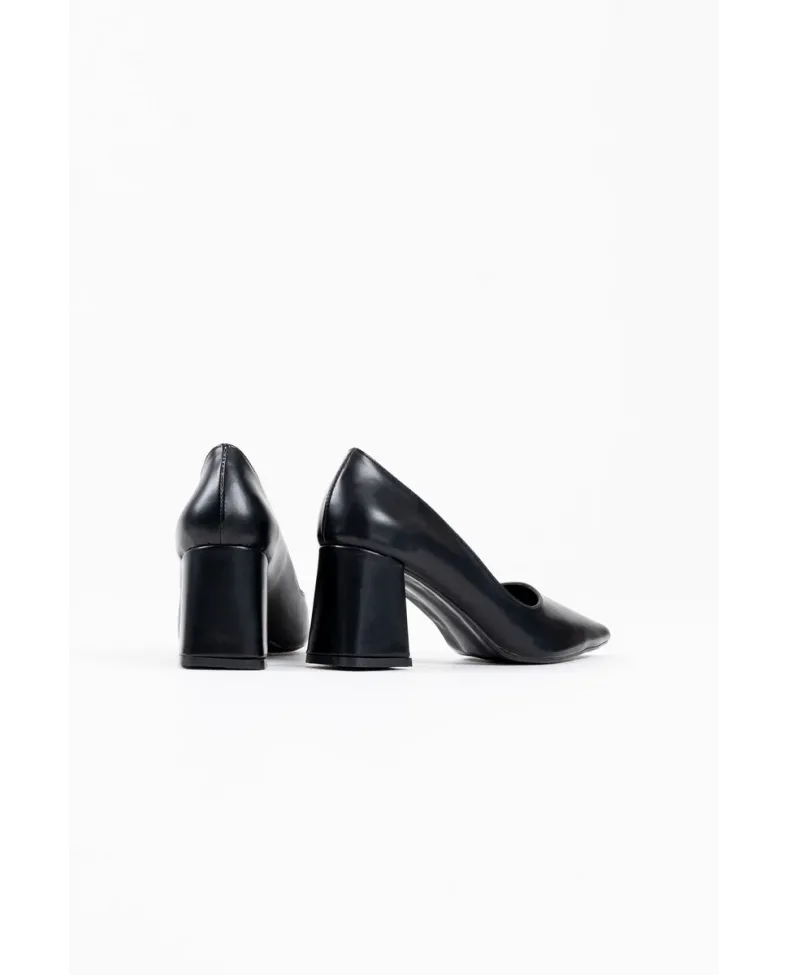 Siyah Cilt Kadın Topuklu Ayakkabı TR08MS16A