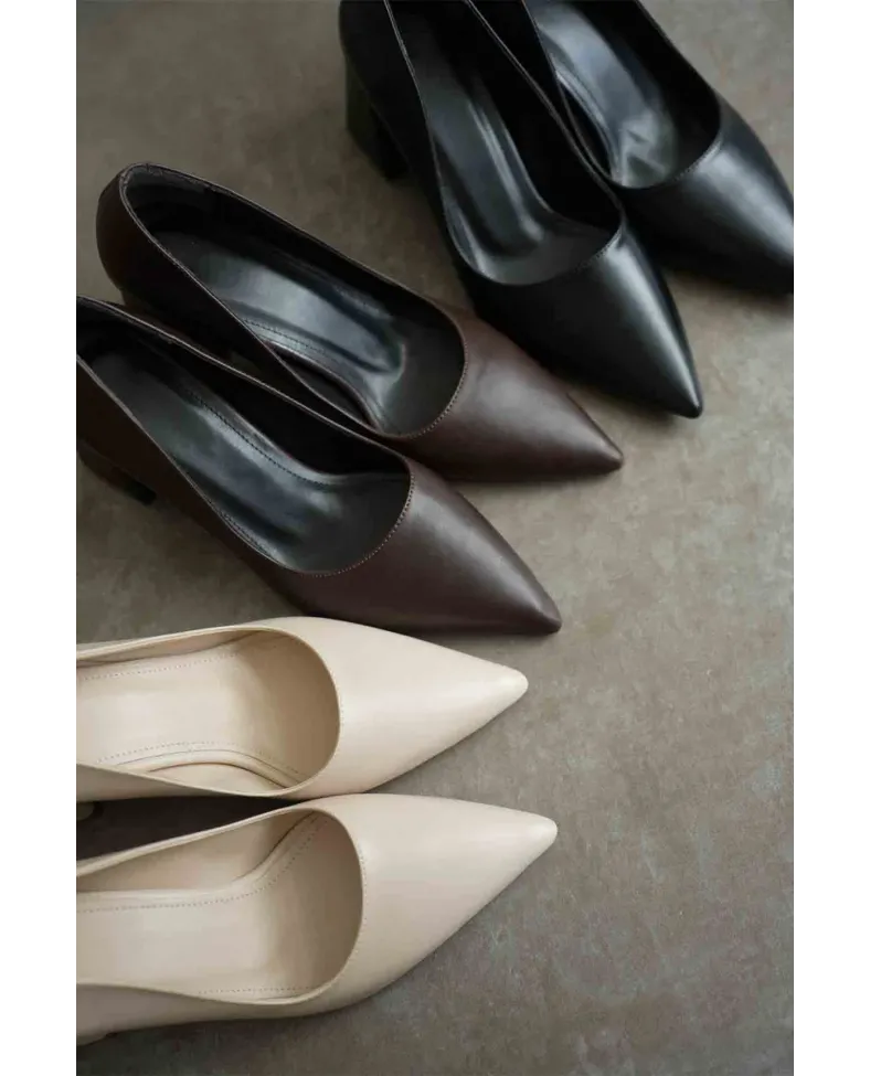 Siyah Cilt Kadın Topuklu Ayakkabı TR08MS16A