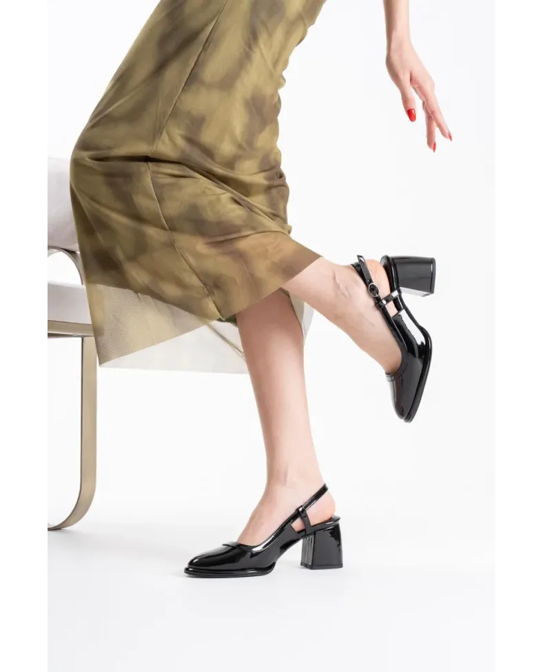 Siyah Rugan Kadın Topuklu Ayakkabı TR18MS17A