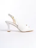 Kadın Beyaz Rugan Detaylı Topuklu Sandalet TR13MY01C