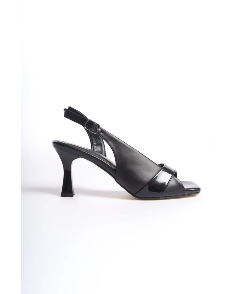 Kadın Siyah Rugan Detaylı Topuklu Sandalet TR13MY01A