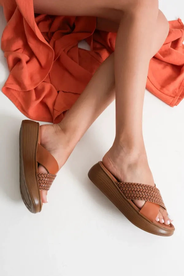 Taba Örgü Desenli Hakiki Deri Terlik TR31MY53L