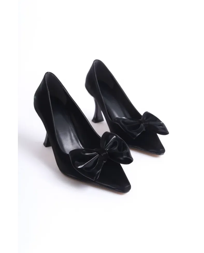 Kadın Fiyonk Detaylı Siyah Topuklu Ayakkabı TR08MS06A