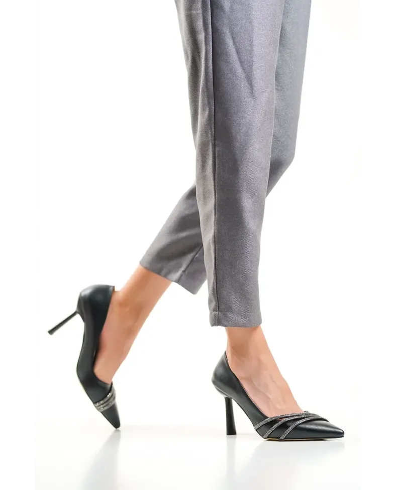 Siyah Taşlı Kadın Ayakkabı TR08MS14A